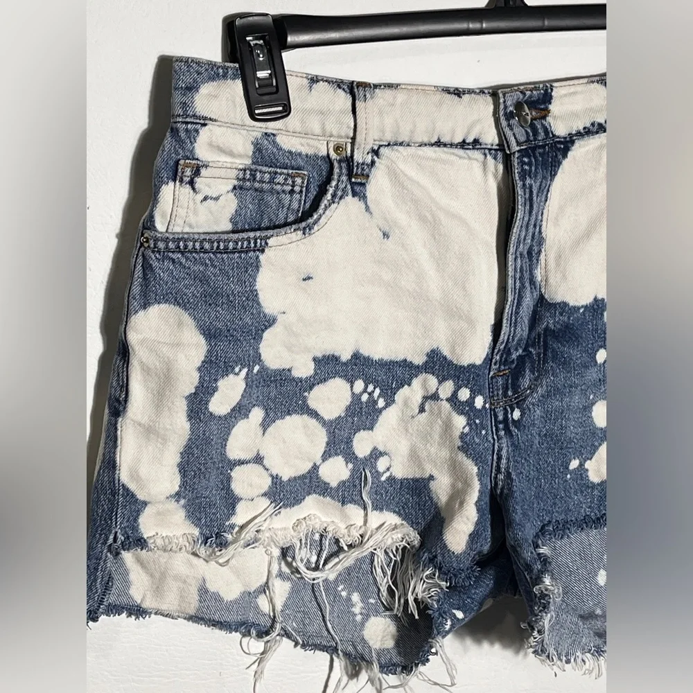 Frame Le Ultra Baggy Raw Hem Shorts in Baltic Splash 28